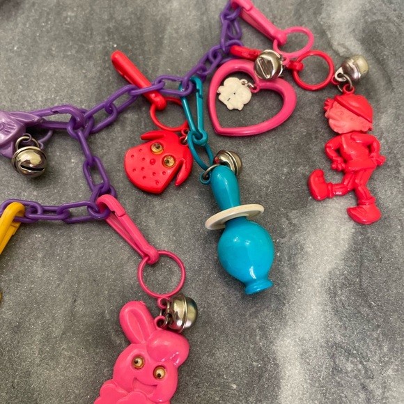 Vintage 80s Vending Machine Charm Necklace - Picture 4 of 10